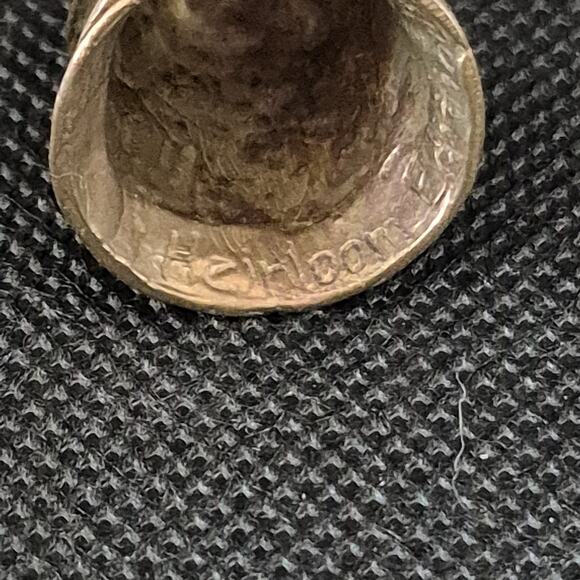 Unique Brass Colored Knights Helmet Thimble Heirloom Edition Sewing - Picture 10 of 16